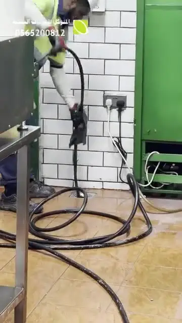 فحص وتنظيف مواسير الصرف الصحي للمطاعم
